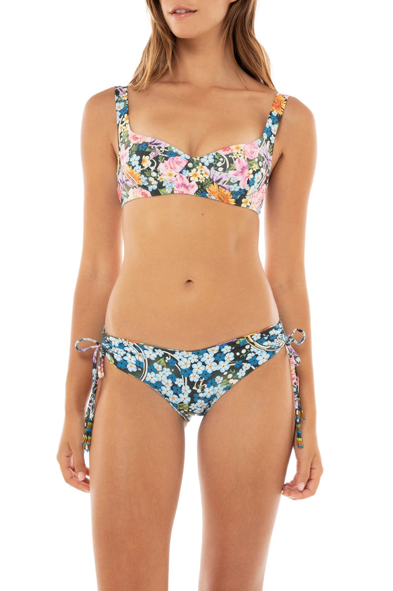 Eda-Reversible-Bikini-Bottom-13471-front-with-model-reversible-side - 5