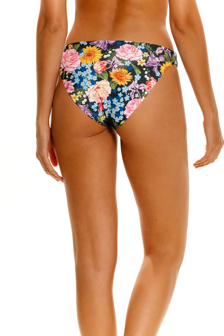 Ilu-Bikini-Bottom-14822-zoom-back-with-model - 5
