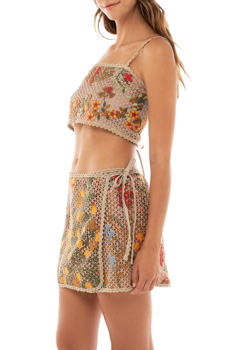 Tile-Vicky-Crop-Top-14298-side-with-model - 6